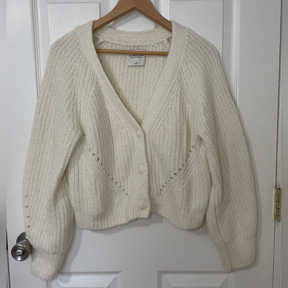 Abercrombie & Fitch Cream Knit Cardigan Size M